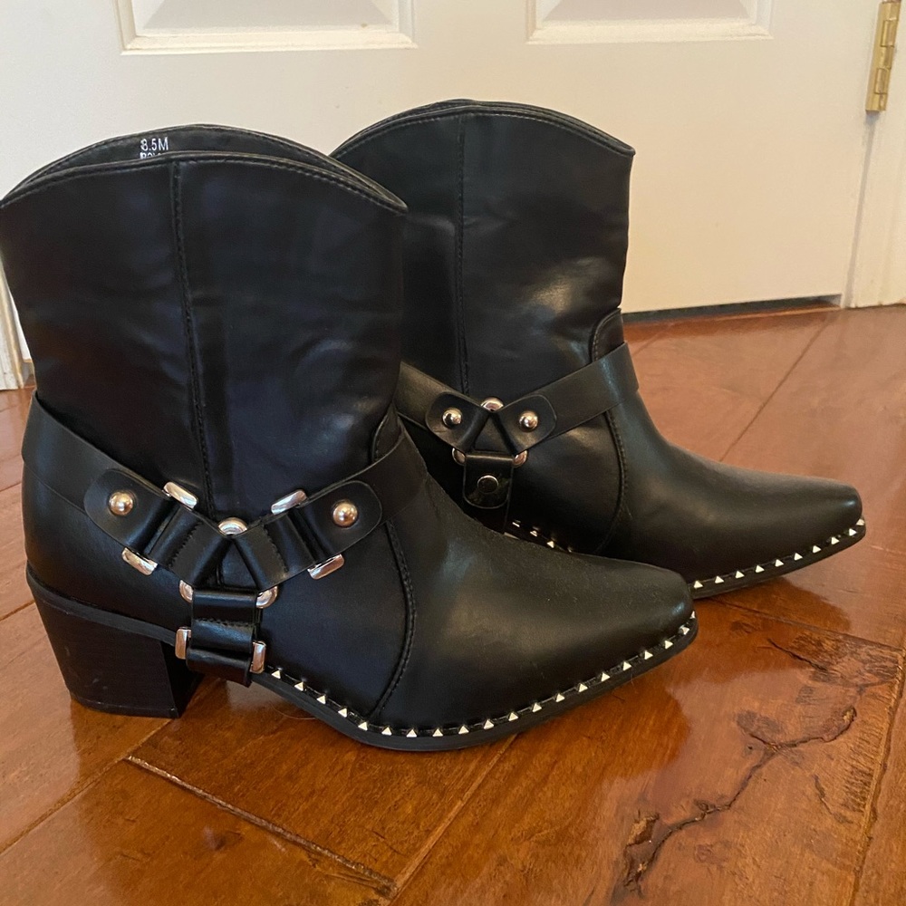 Black Cowboy boots